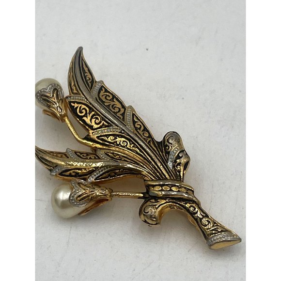 Vintage Gold-Tone Leaf Brooch With Faux Pearl Accents & Intricate Detailing - Picture 2 of 4